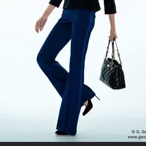 Rachel Zoe mid-rise flare pant size 4 (runs small) 100% wool, navy color, chic